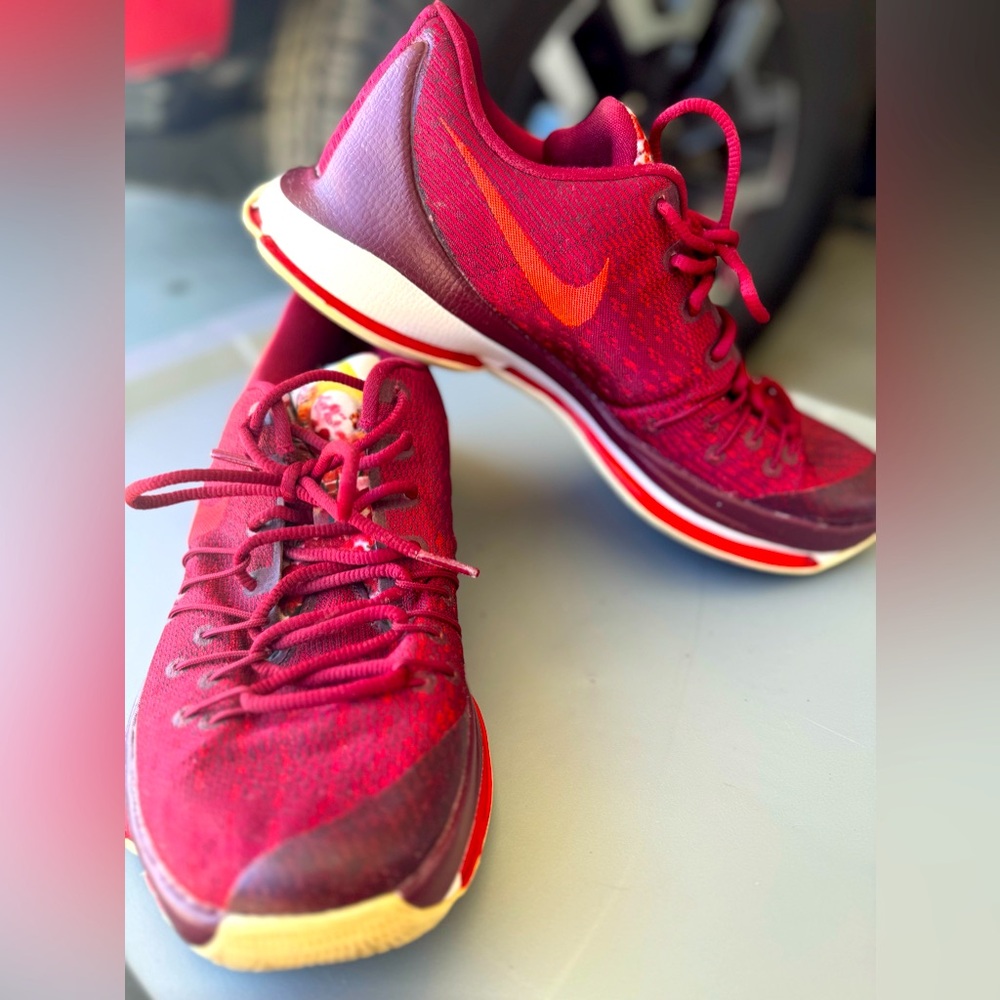 Men’s KD8 Perseverance Nike Athletic shoe!!